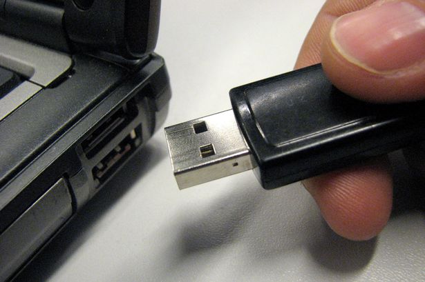 how to save hotmail emails to memory stick